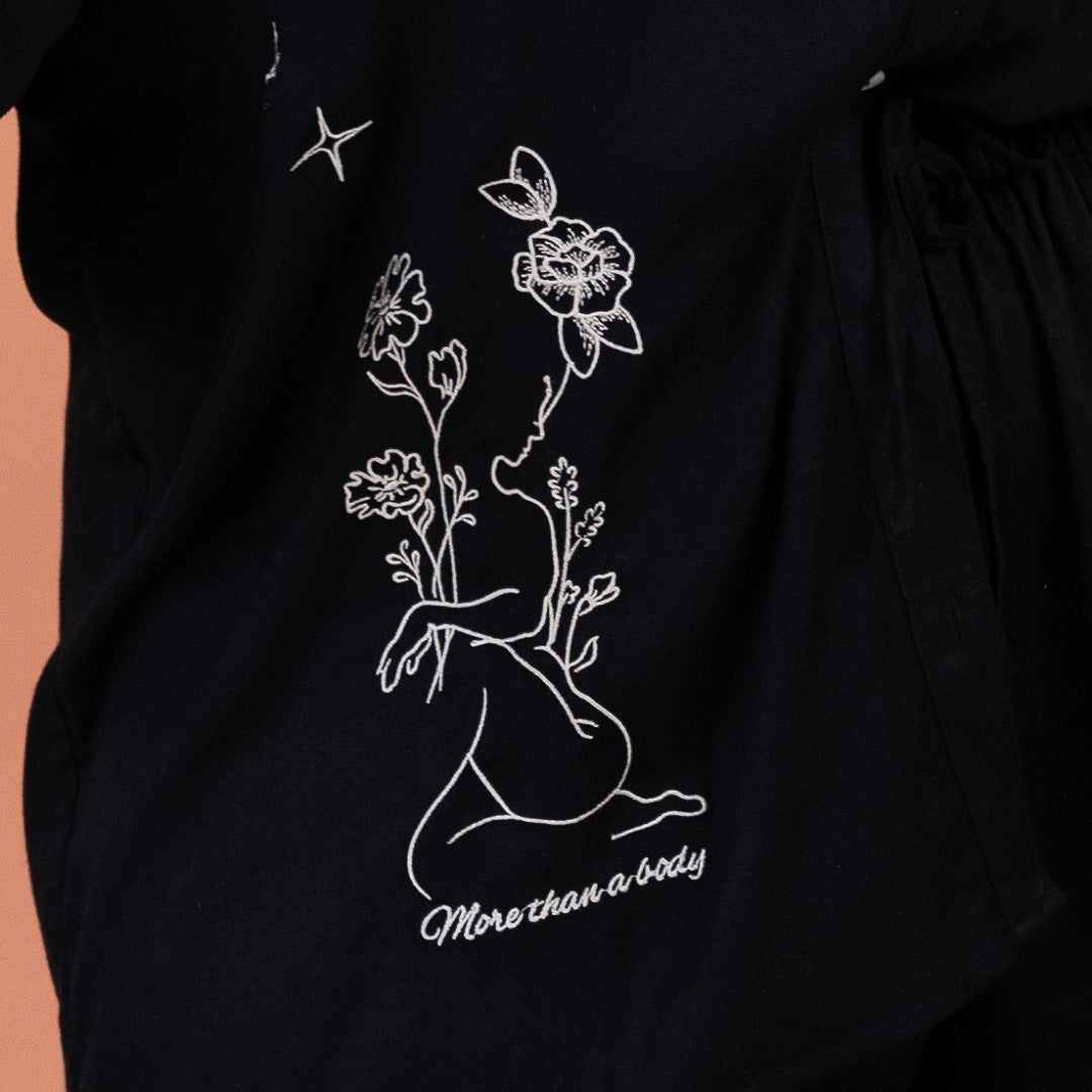 BLOOM SHIRT ๐พ๐ BLACK & WHITE EMBROIDERY