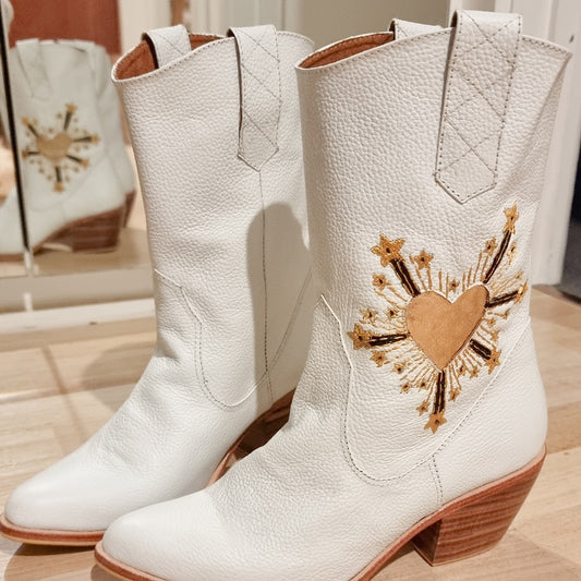 JULIET WHITE BOOTIES  *pre order*