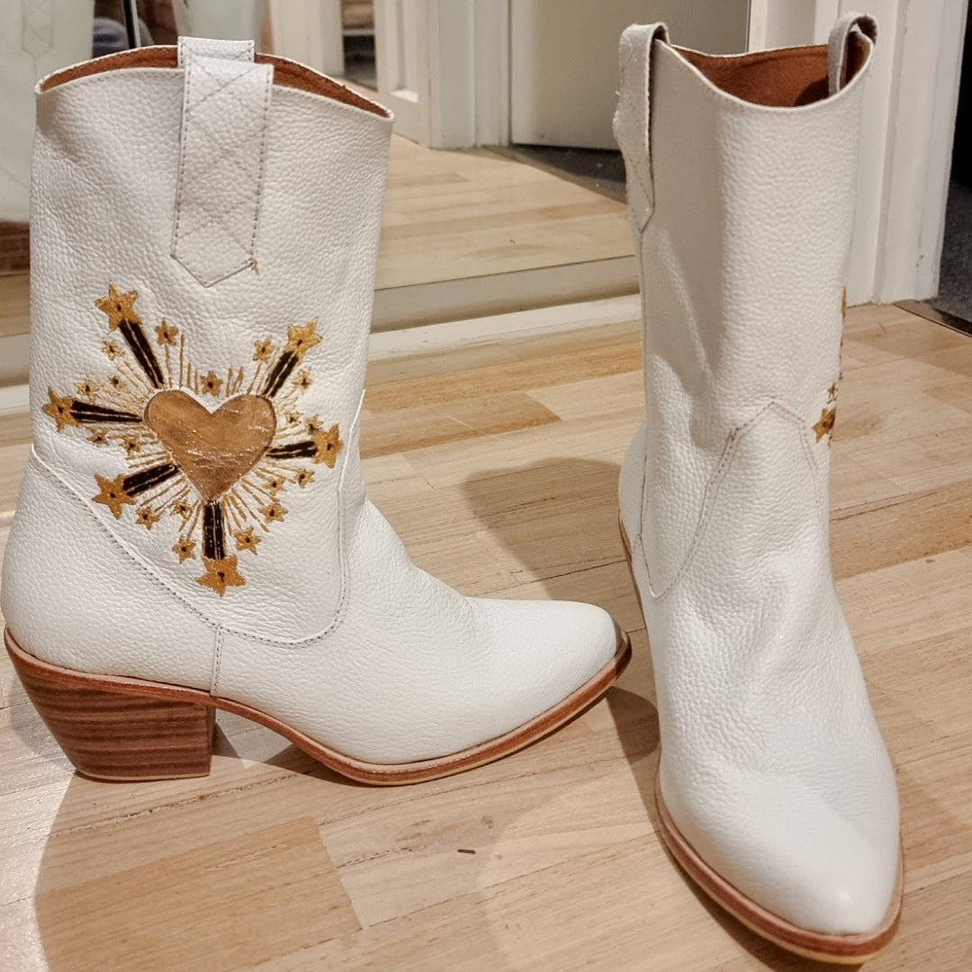 JULIET WHITE BOOTIES  *pre order*