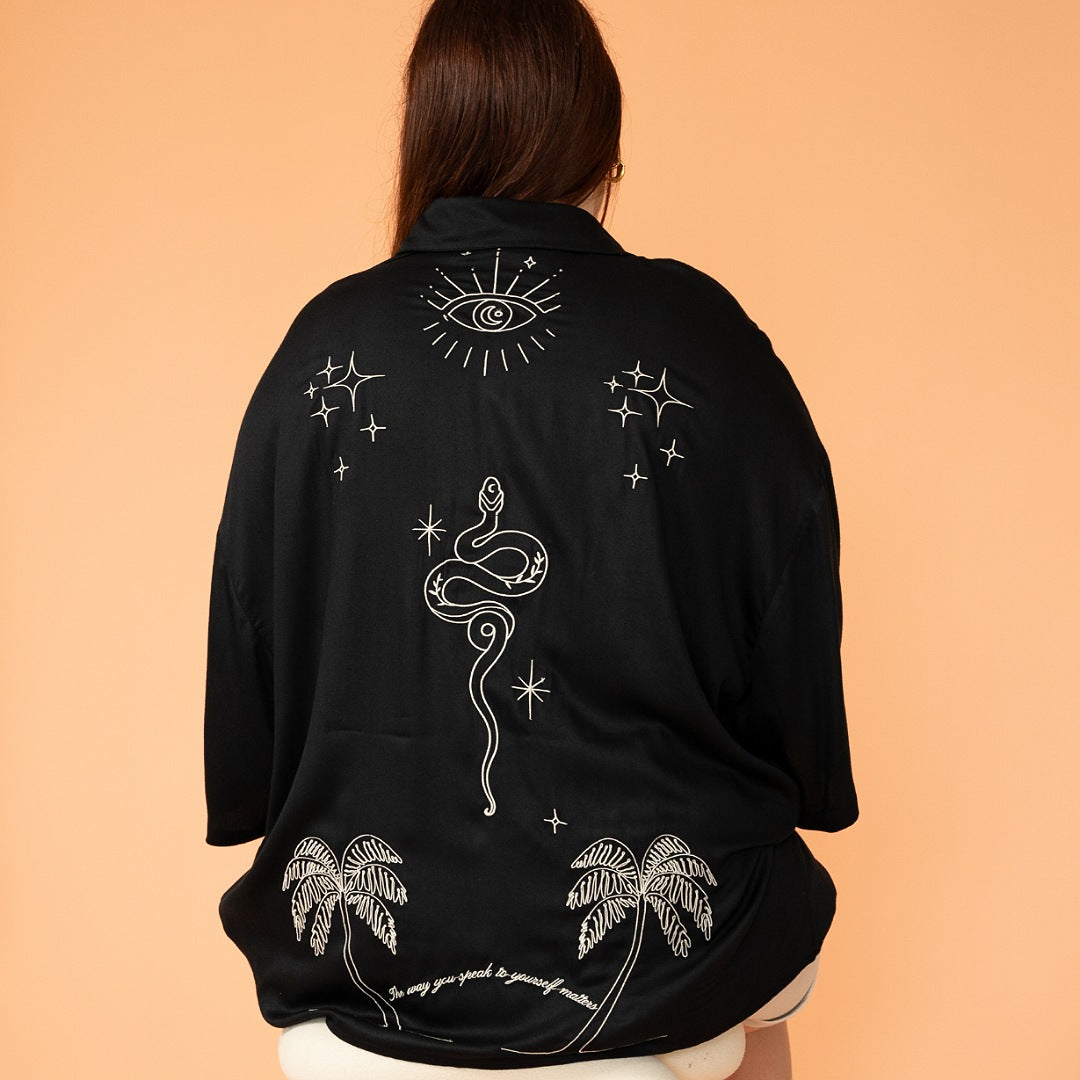 BLOOM SHIRT 𝒾𝓃 BLACK & WHITE EMBROIDERY