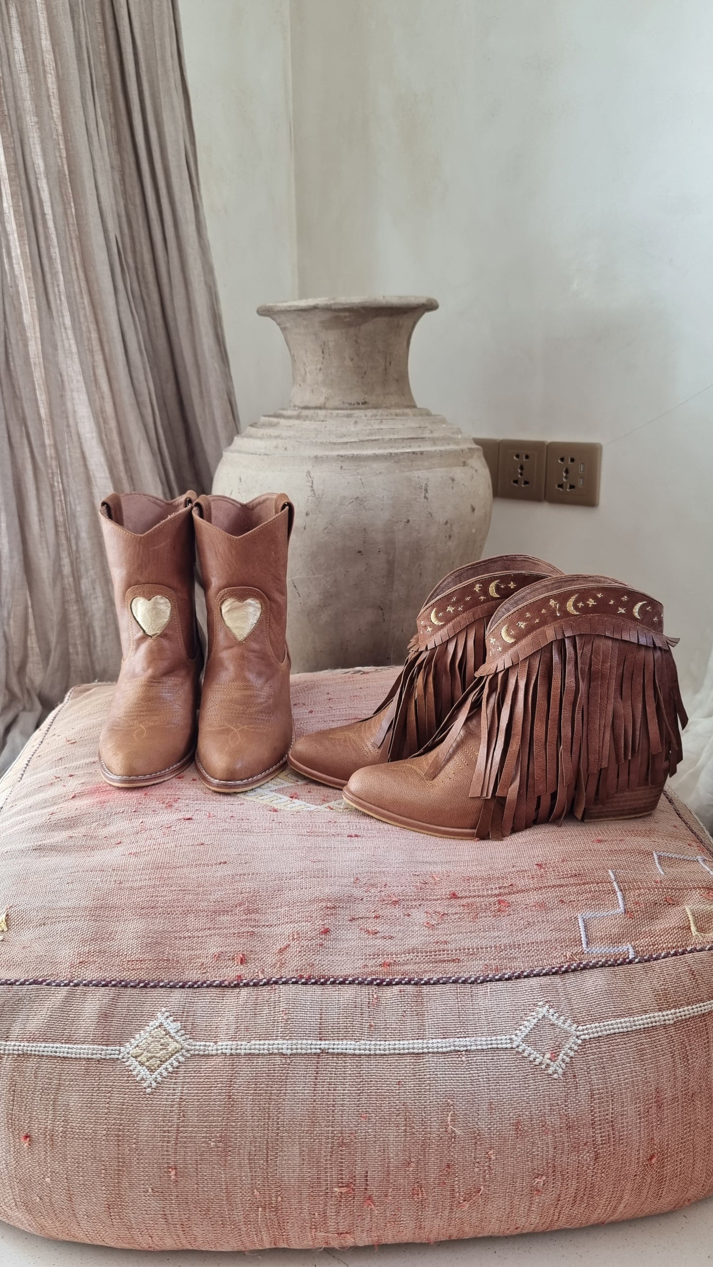 STAR CROSS LOVERS BOOTS 𝒾𝓃 BROWN *pre order*