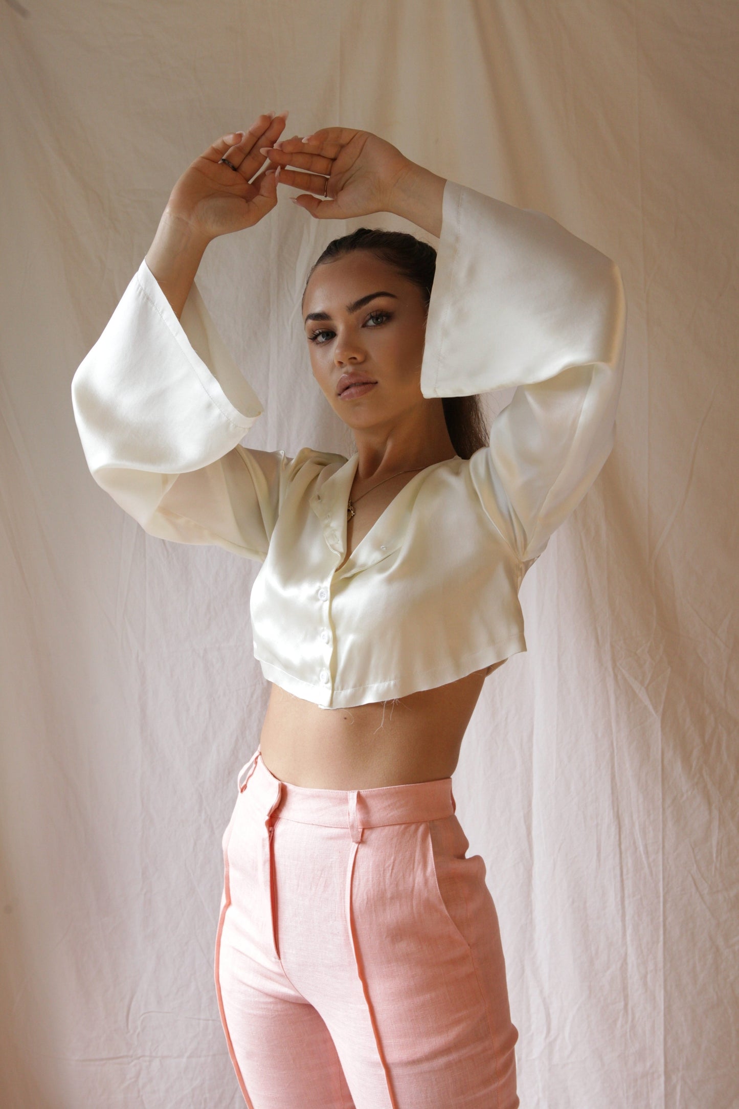 TIA SILK SET 𝒾𝓃 SOFT PEACH