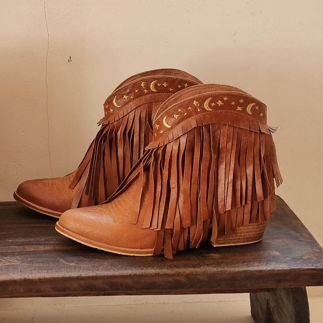 STAR CROSS LOVERS BOOTS 𝒾𝓃 BROWN *pre order*